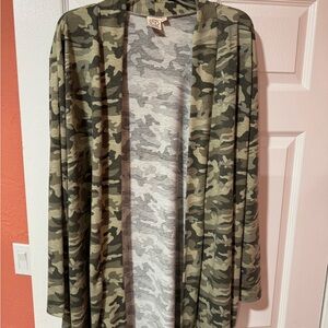 Grace & Emma Camouflage Open Front Tunic Length jacket.   Lightweight XL Mint